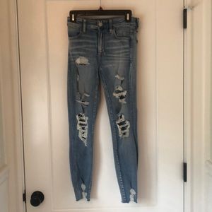 American Eagle Outfitter ripped jeans